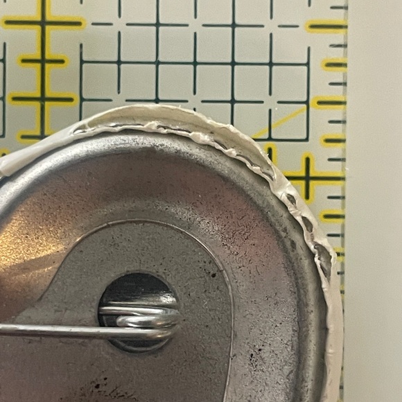 Vintage Beatles heart button - Picture 3 of 4